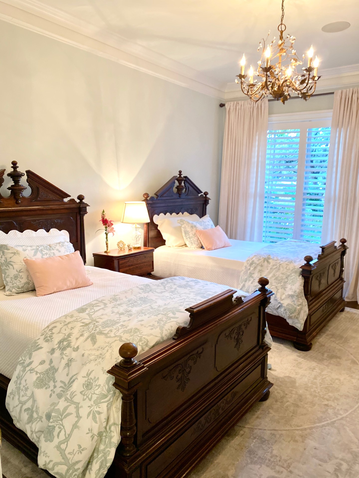 Welcoming Guest Bedroom – DUNKLIN IN THE DETAILS